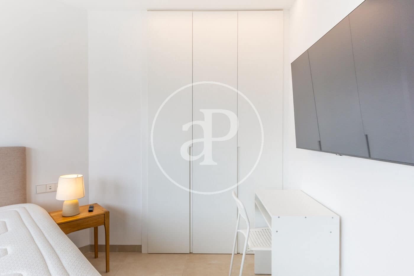 1 bedroom Penthouse for rent in Valencia city - € 2,500 (Ref: 9741831)