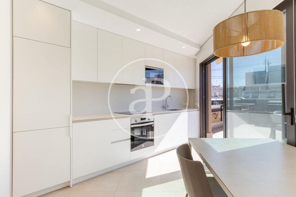 1 bedroom Penthouse for rent in Valencia city - € 2,500 (Ref: 9741831)