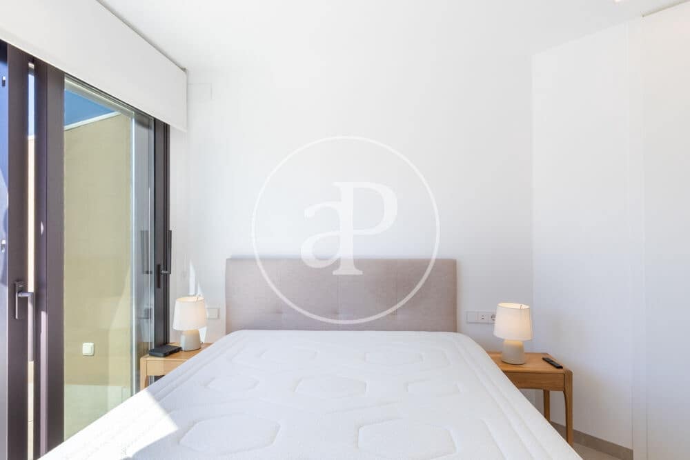 1 bedroom Penthouse for rent in Valencia city - € 2,500 (Ref: 9741831)