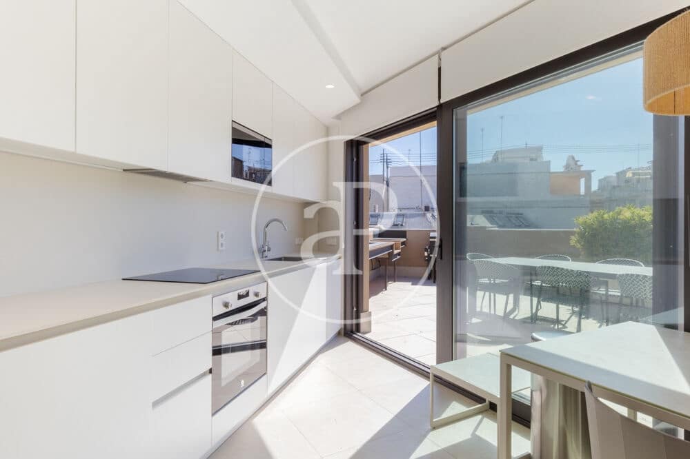 1 bedroom Penthouse for rent in Valencia city - € 2,500 (Ref: 9741831)