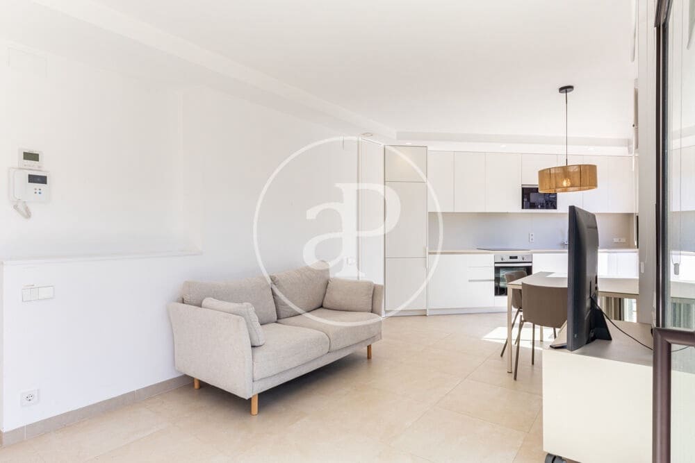 1 bedroom Penthouse for rent in Valencia city - € 2,500 (Ref: 9741831)