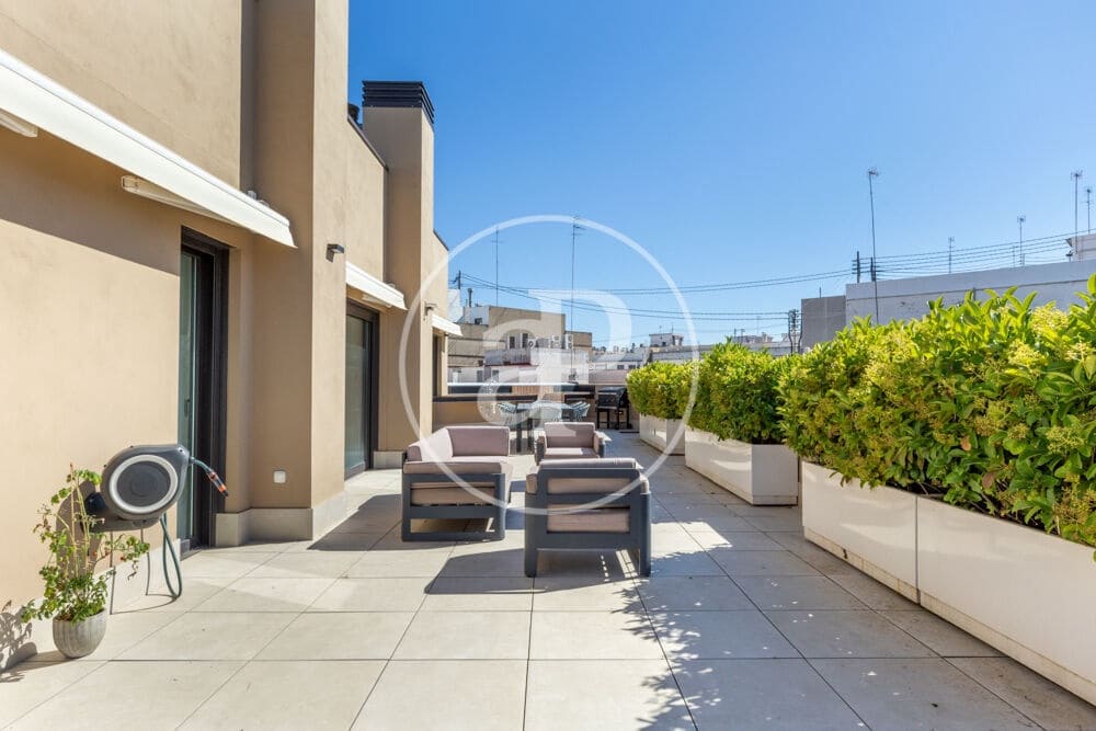1 bedroom Penthouse for rent in Valencia city - € 2,500 (Ref: 9741831)