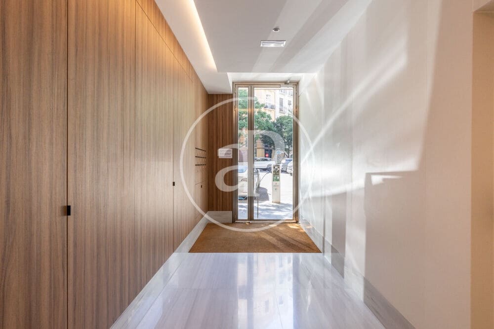 1 bedroom Penthouse for rent in Valencia city - € 2,500 (Ref: 9741831)