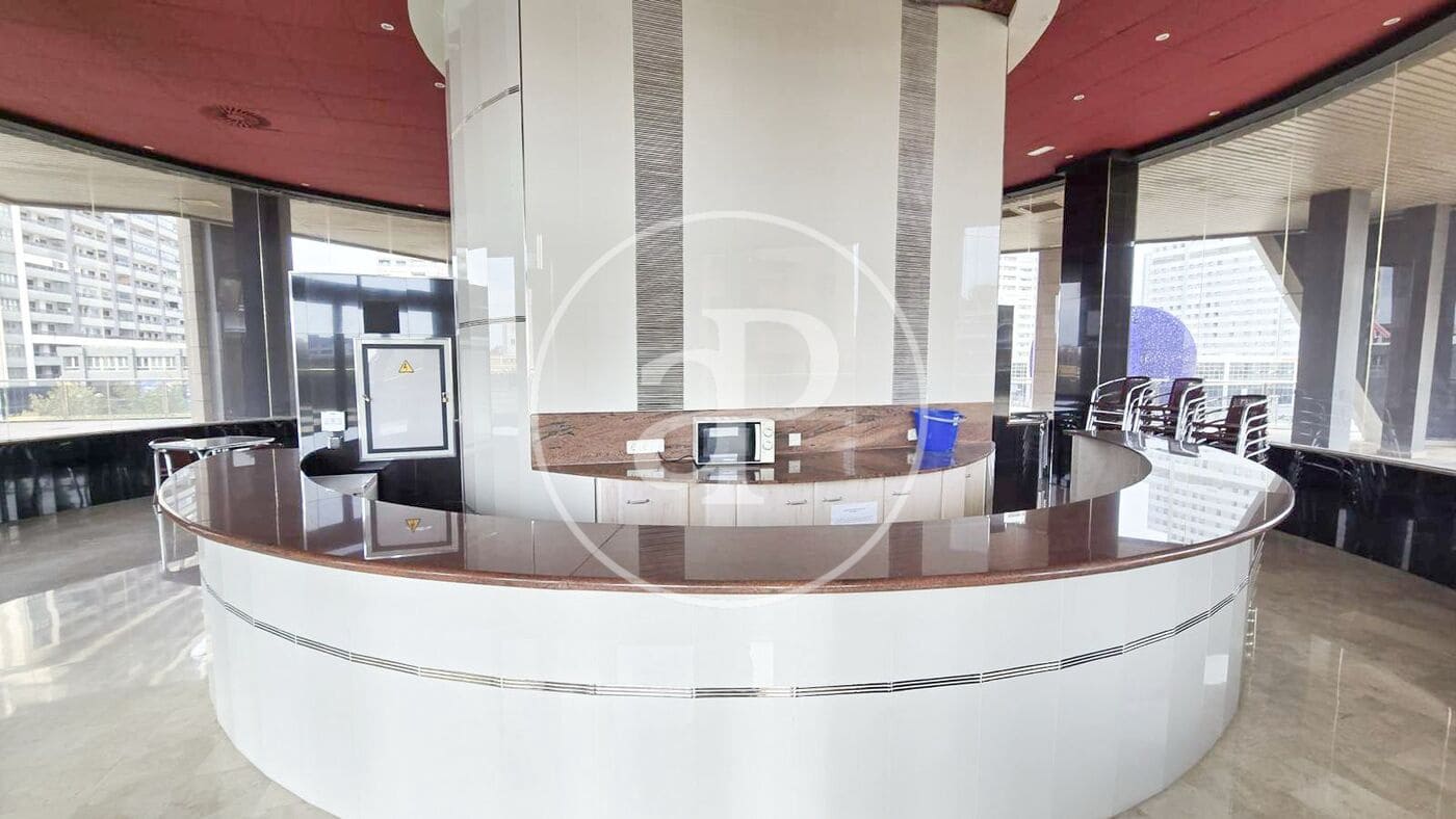 Appartement de 3 chambres à louer à Valence ville avec piscine - 3 000 € (Ref: 9741833)