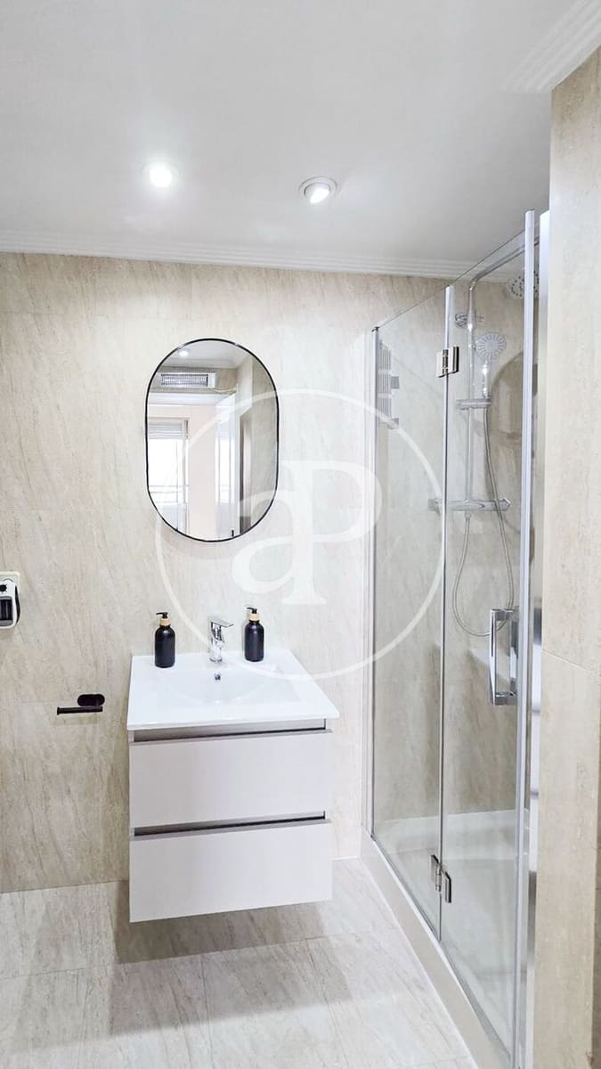 Appartement de 3 chambres à louer à Valence ville avec piscine - 3 000 € (Ref: 9741833)