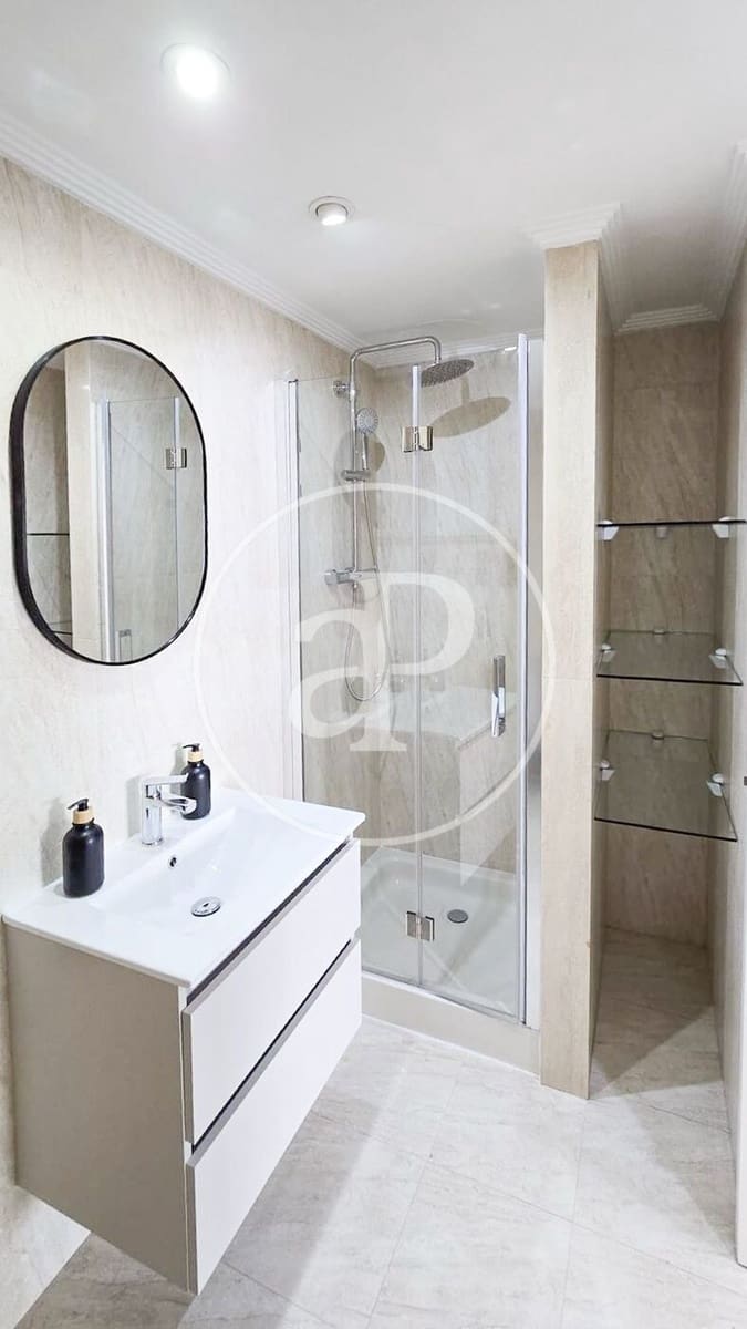 Appartement de 3 chambres à louer à Valence ville avec piscine - 3 000 € (Ref: 9741833)