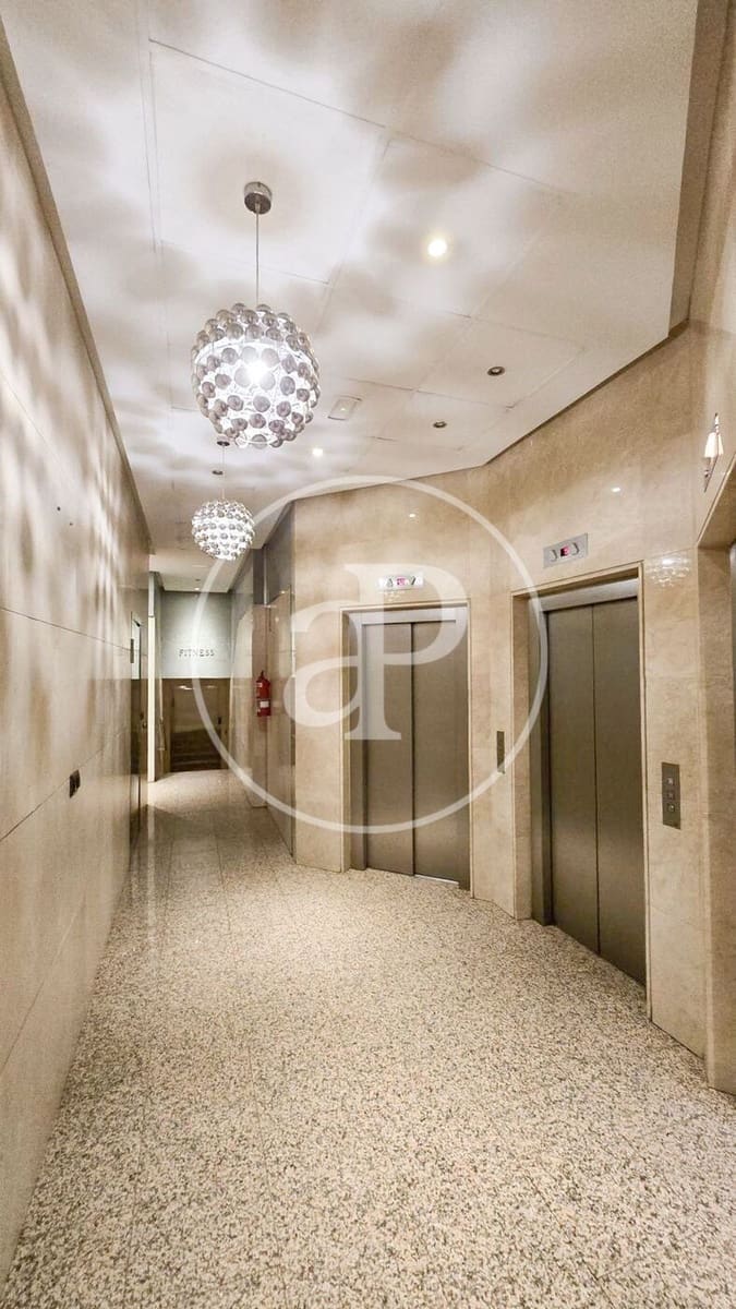 Appartement de 3 chambres à louer à Valence ville avec piscine - 3 000 € (Ref: 9741833)