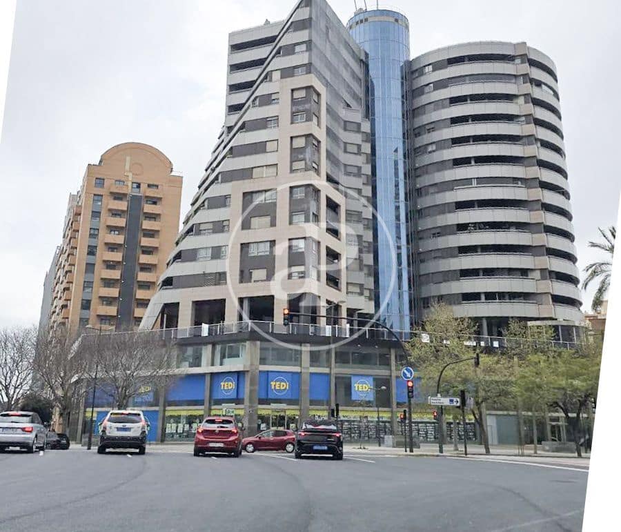 Appartement de 3 chambres à louer à Valence ville avec piscine - 3 000 € (Ref: 9741833)