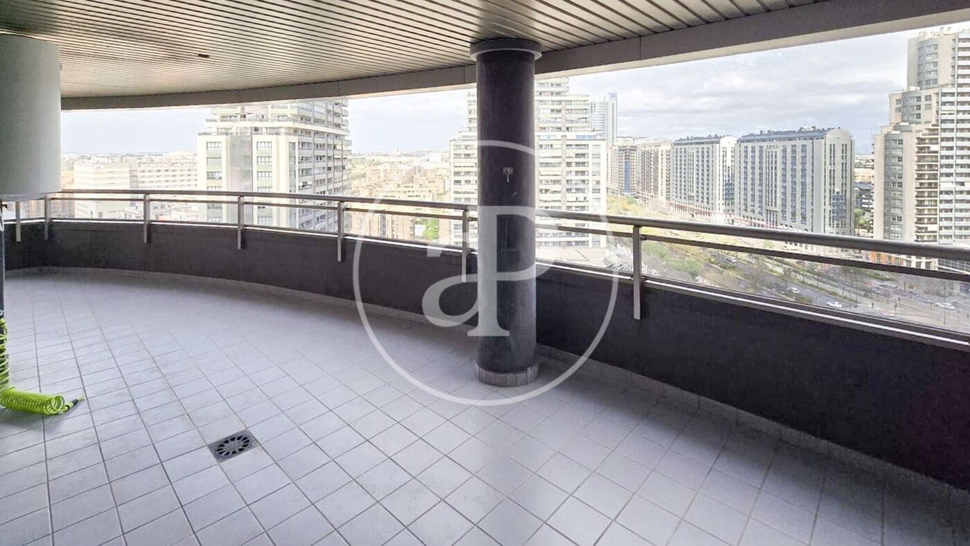 Appartement de 3 chambres à louer à Valence ville avec piscine - 3 000 € (Ref: 9741833)