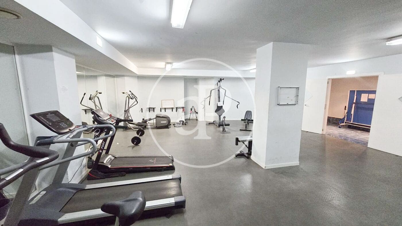 Appartement de 3 chambres à louer à Valence ville avec piscine - 3 000 € (Ref: 9741833)