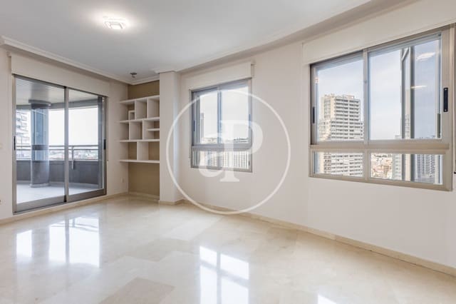 Apartamento de 4 habitaciones en Sant Pau, València ciudad en alquiler con piscina - 3.000 € (Ref: 9741833)