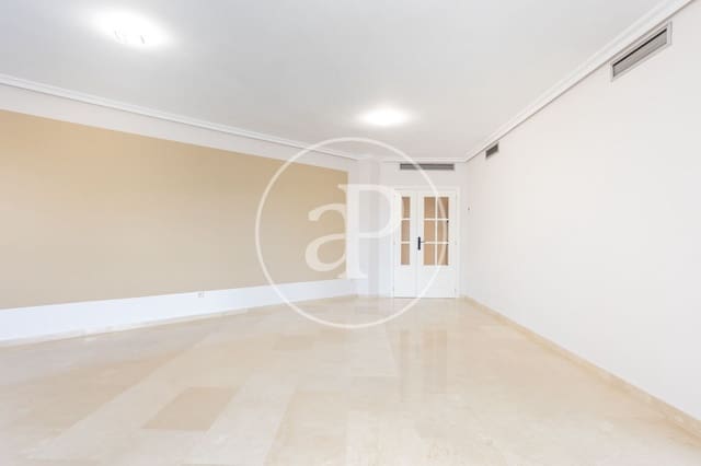Apartamento de 4 habitaciones en Sant Pau, València ciudad en alquiler con piscina - 3.000 € (Ref: 9741833)