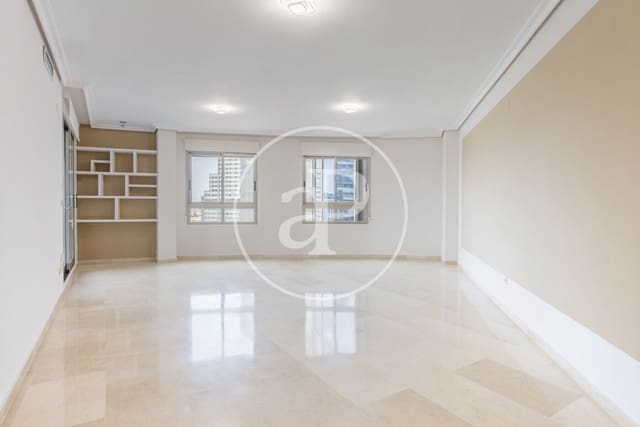 Apartamento de 4 habitaciones en Sant Pau, València ciudad en alquiler con piscina - 3.000 € (Ref: 9741833)