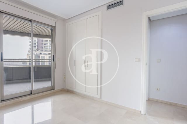 Apartamento de 4 habitaciones en Sant Pau, València ciudad en alquiler con piscina - 3.000 € (Ref: 9741833)