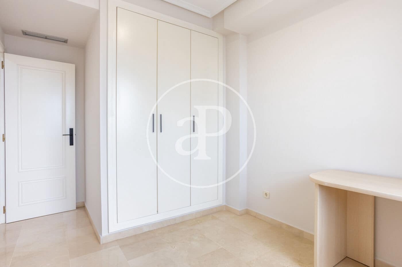 Appartement de 4 chambres à louer à Valence ville avec piscine garage - 2 500 € (Ref: 9741833)