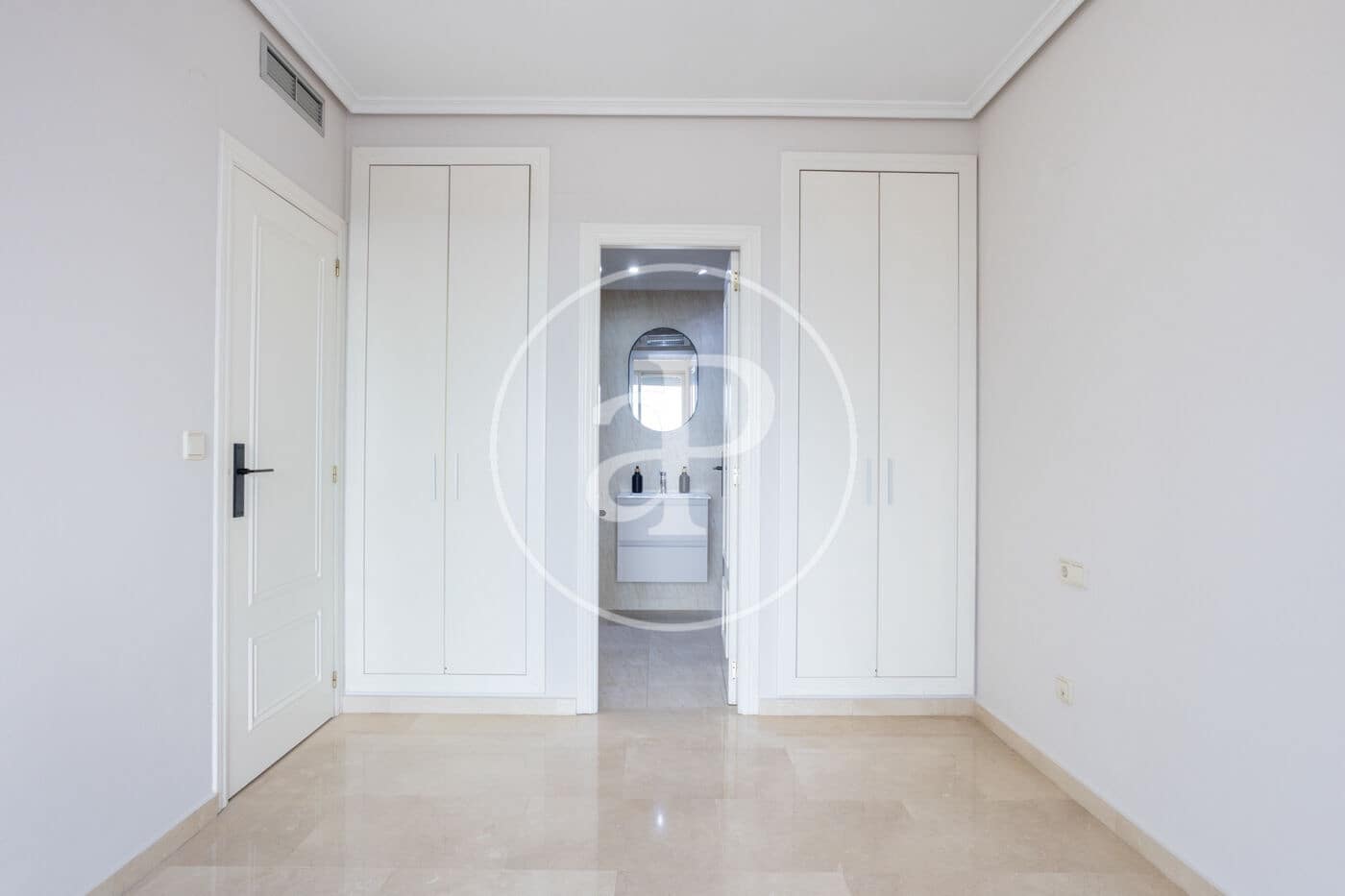 Appartement de 4 chambres à louer à Valence ville avec piscine garage - 2 500 € (Ref: 9741833)
