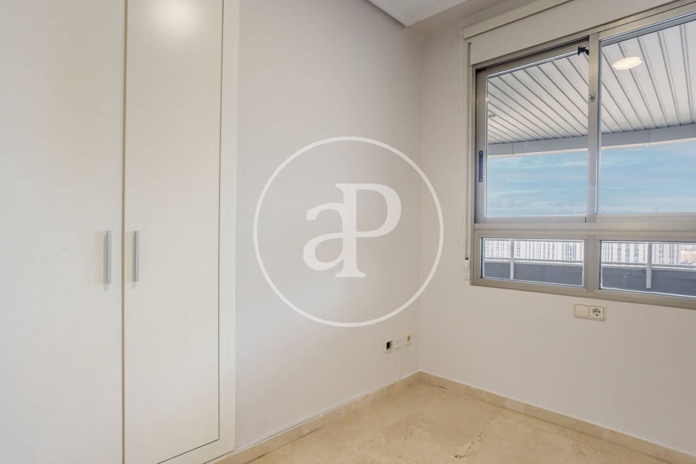 Appartement de 4 chambres à louer à Valence ville avec piscine garage - 2 500 € (Ref: 9741833)