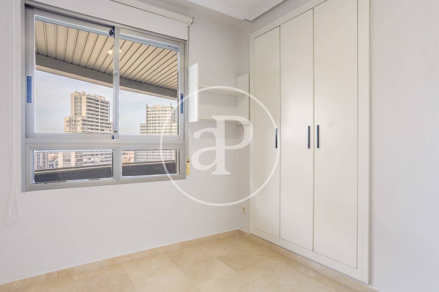 Appartement de 4 chambres à louer à Valence ville avec piscine garage - 2 500 € (Ref: 9741833)