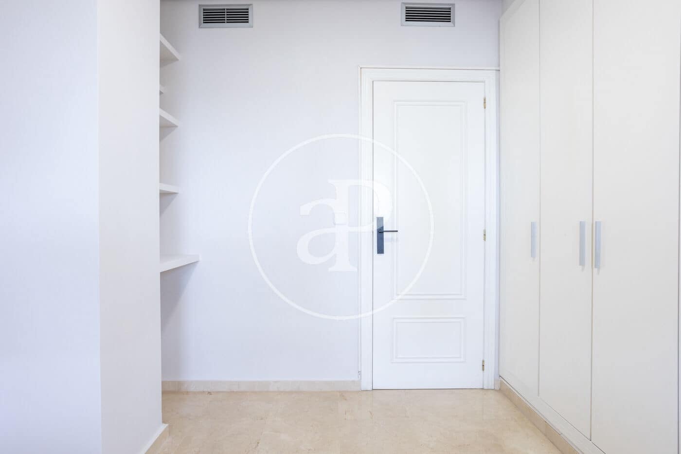 Appartement de 4 chambres à louer à Valence ville avec piscine garage - 2 500 € (Ref: 9741833)