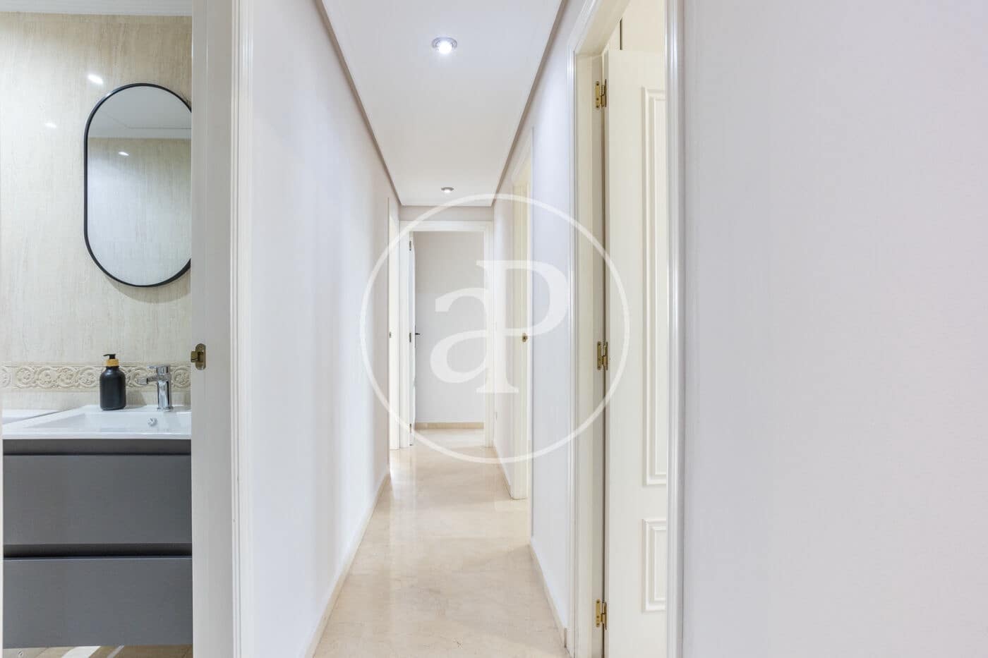 Appartement de 4 chambres à louer à Valence ville avec piscine garage - 2 500 € (Ref: 9741833)