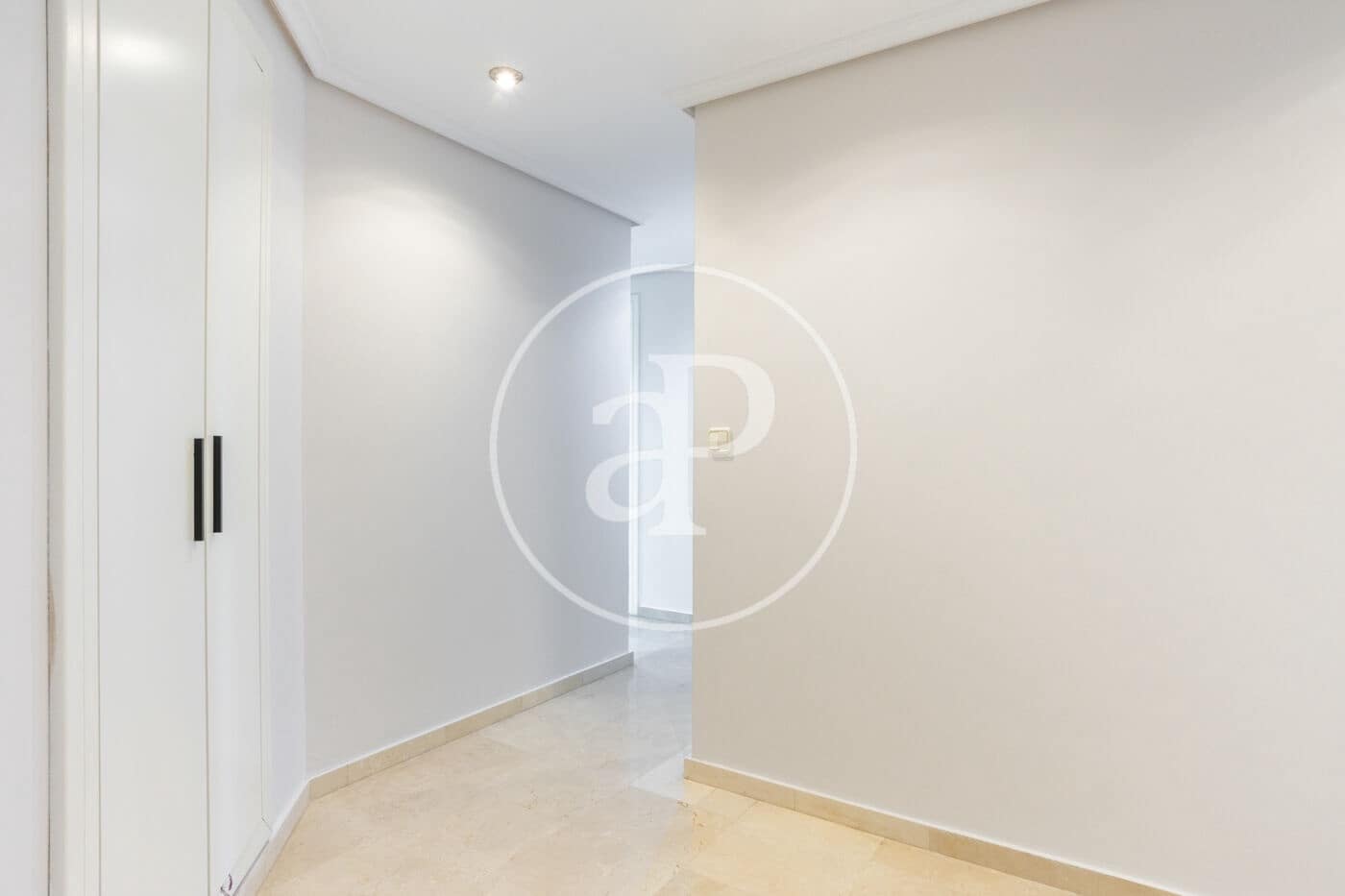 Appartement de 4 chambres à louer à Valence ville avec piscine garage - 2 500 € (Ref: 9741833)