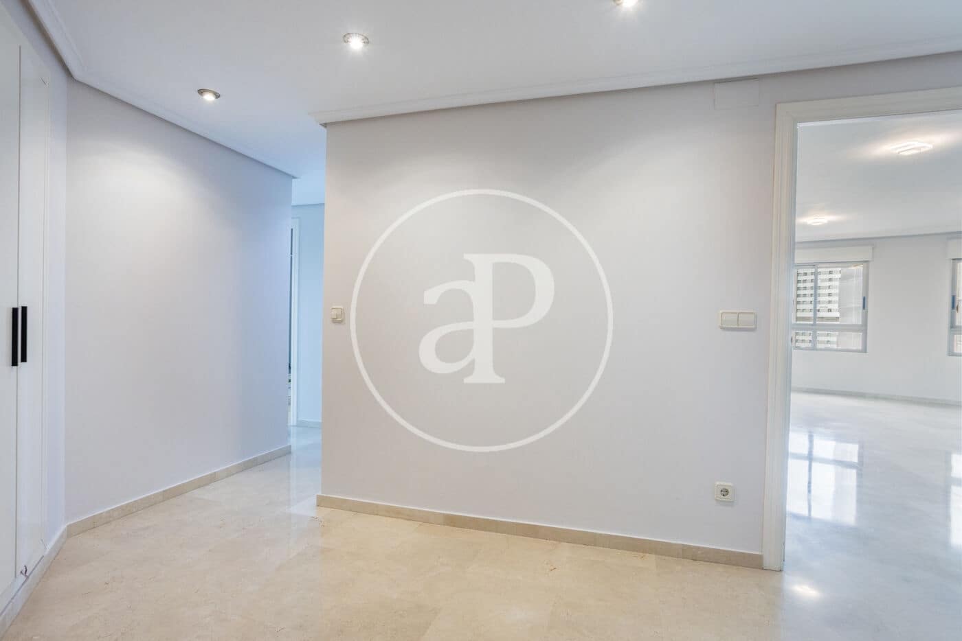 Appartement de 4 chambres à louer à Valence ville avec piscine garage - 2 500 € (Ref: 9741833)