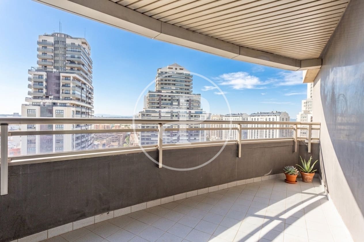 Appartement de 4 chambres à louer à Valence ville avec piscine garage - 2 500 € (Ref: 9741833)