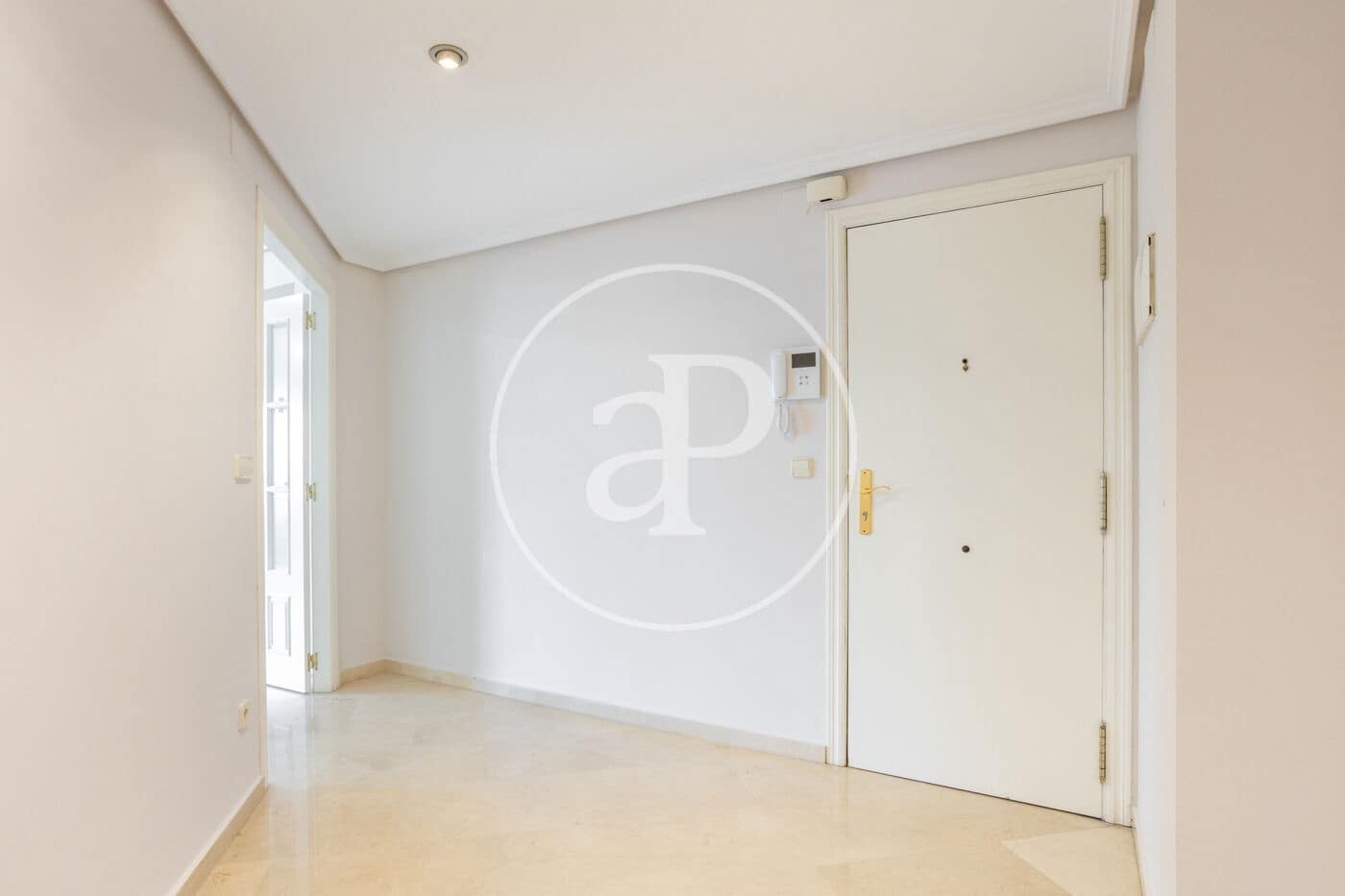 Appartement de 4 chambres à louer à Valence ville avec piscine garage - 2 500 € (Ref: 9741833)