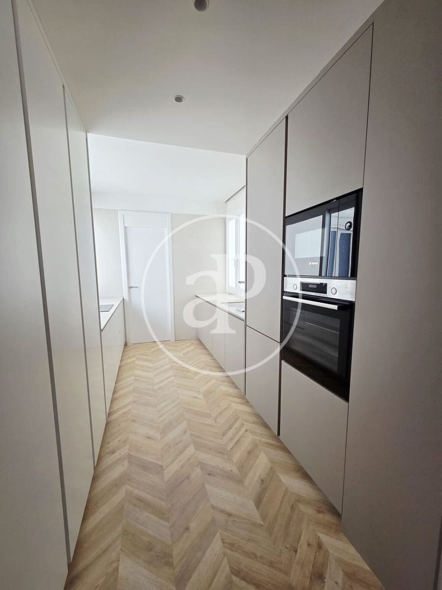 3 makuuhuone Kattohuoneisto vuokrattavana paikassa Valencia kaupunki - 3 500 € (Ref: 9752120)