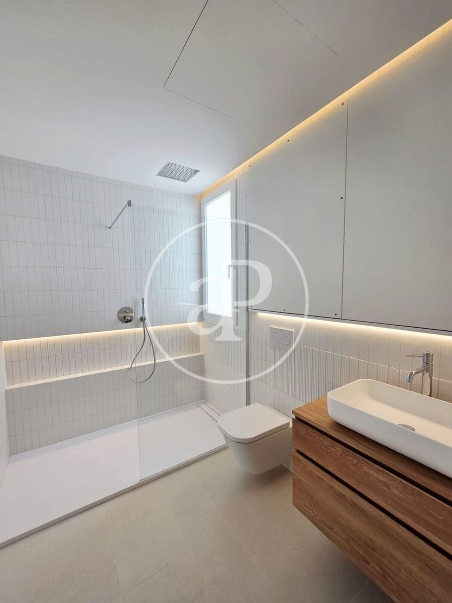 3 makuuhuone Kattohuoneisto vuokrattavana paikassa Valencia kaupunki - 3 500 € (Ref: 9752120)