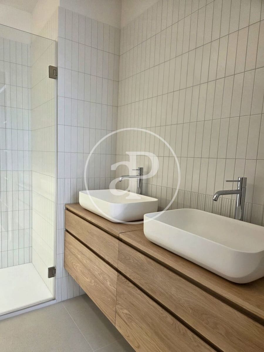 3 makuuhuone Kattohuoneisto vuokrattavana paikassa Valencia kaupunki - 3 500 € (Ref: 9752120)