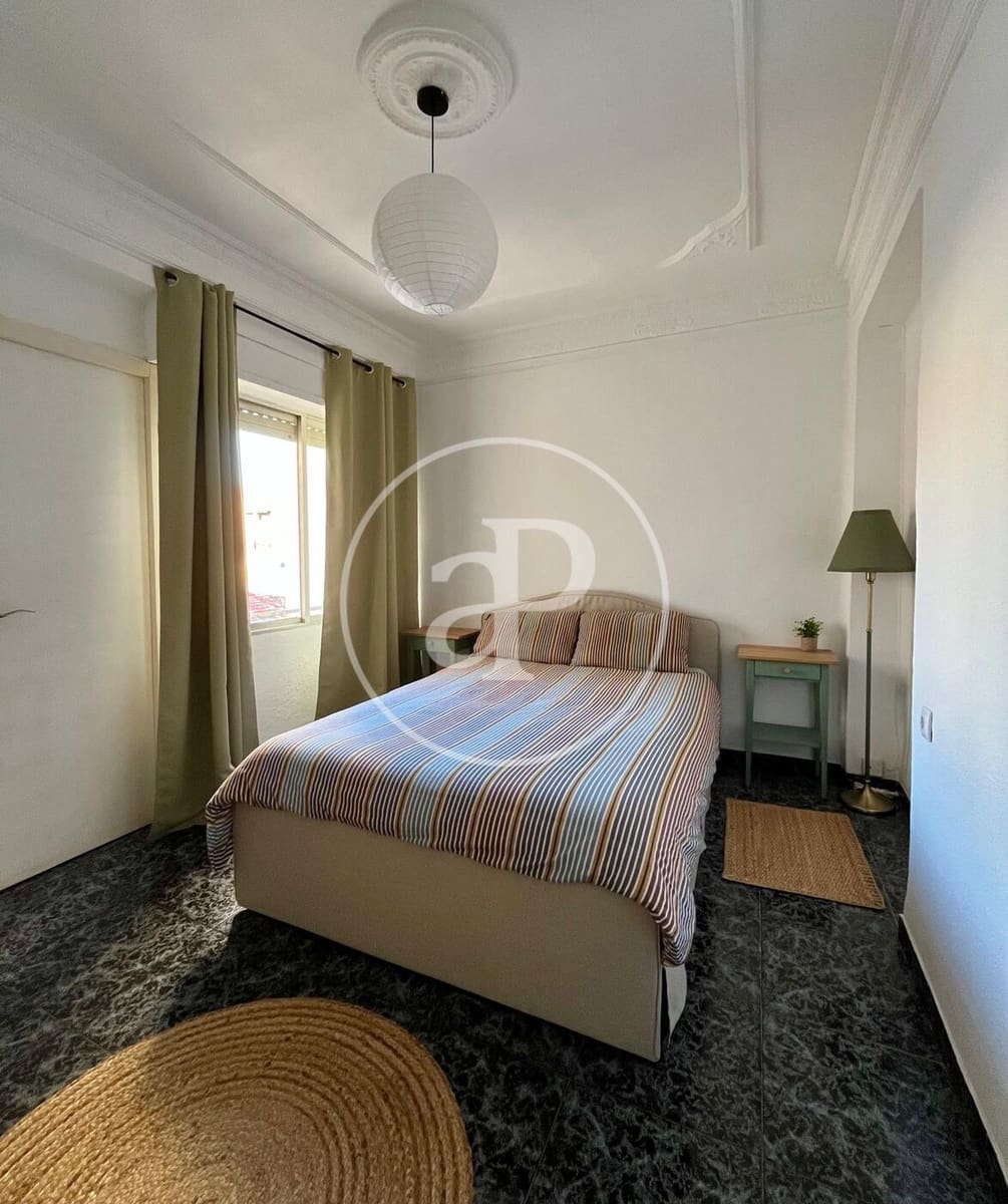 2 bedroom Apartment for rent in Valencia city - € 1,500 (Ref: 9755794)