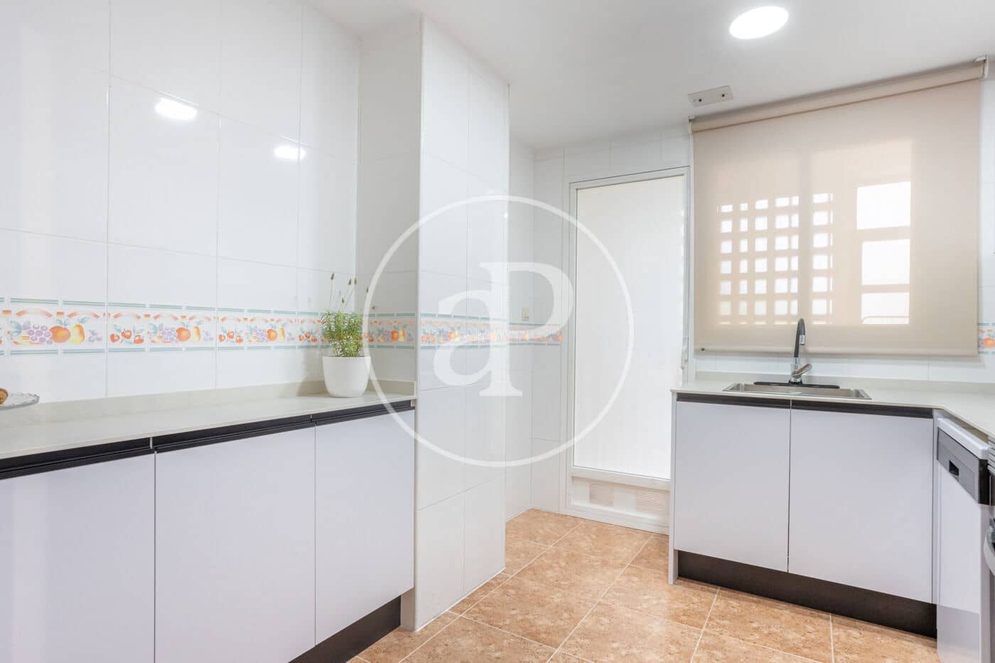 3 soveværelse Lejlighed til leje i Valencia by med swimmingpool - € 2.100 (Ref: 9755796)