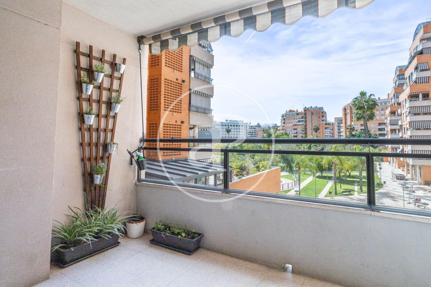 3 soveværelse Lejlighed til leje i Valencia by med swimmingpool - € 2.100 (Ref: 9755796)