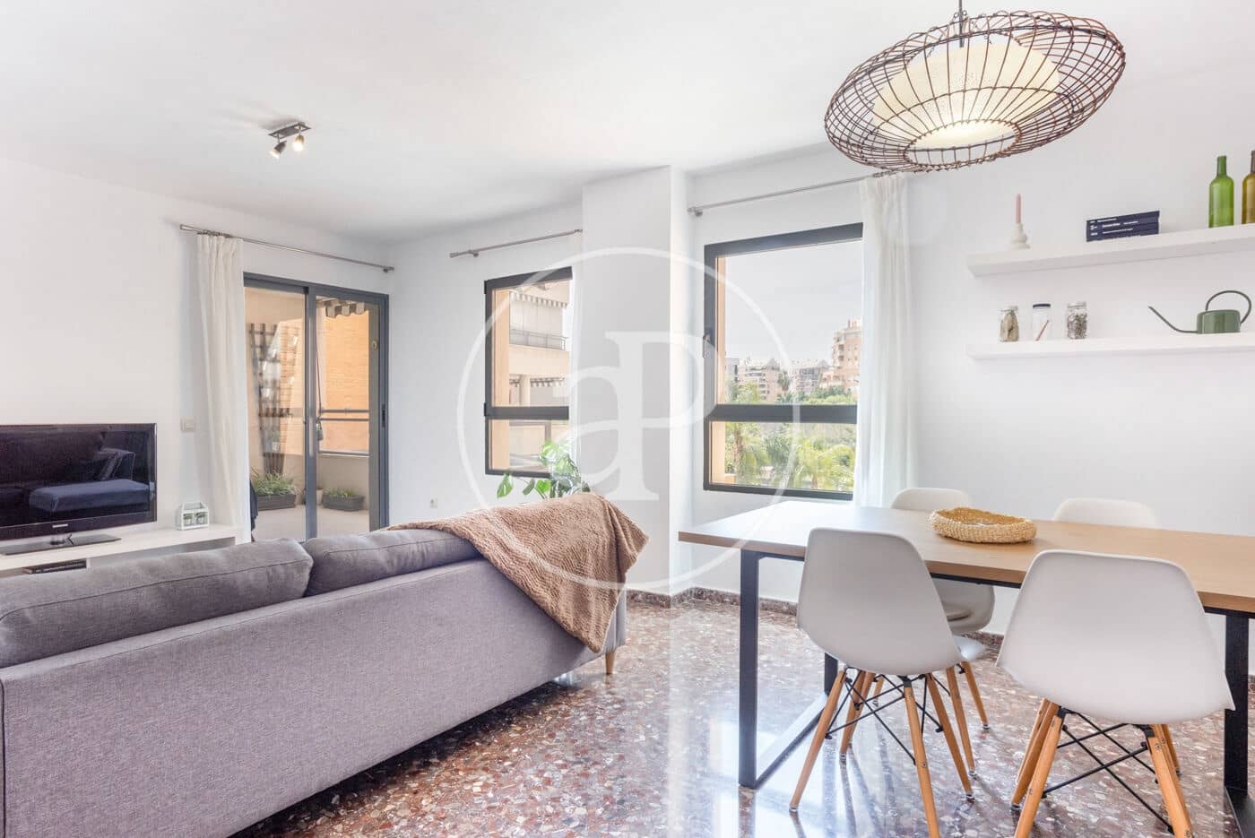 3 soveværelse Lejlighed til leje i Valencia by med swimmingpool - € 2.100 (Ref: 9755796)