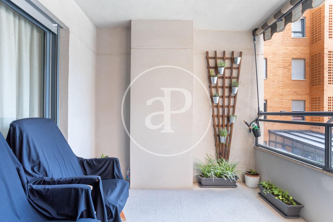 3 soveværelse Lejlighed til leje i Valencia by med swimmingpool - € 2.100 (Ref: 9755796)