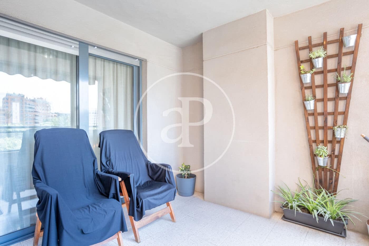 3 soveværelse Lejlighed til leje i Valencia by med swimmingpool - € 2.100 (Ref: 9755796)