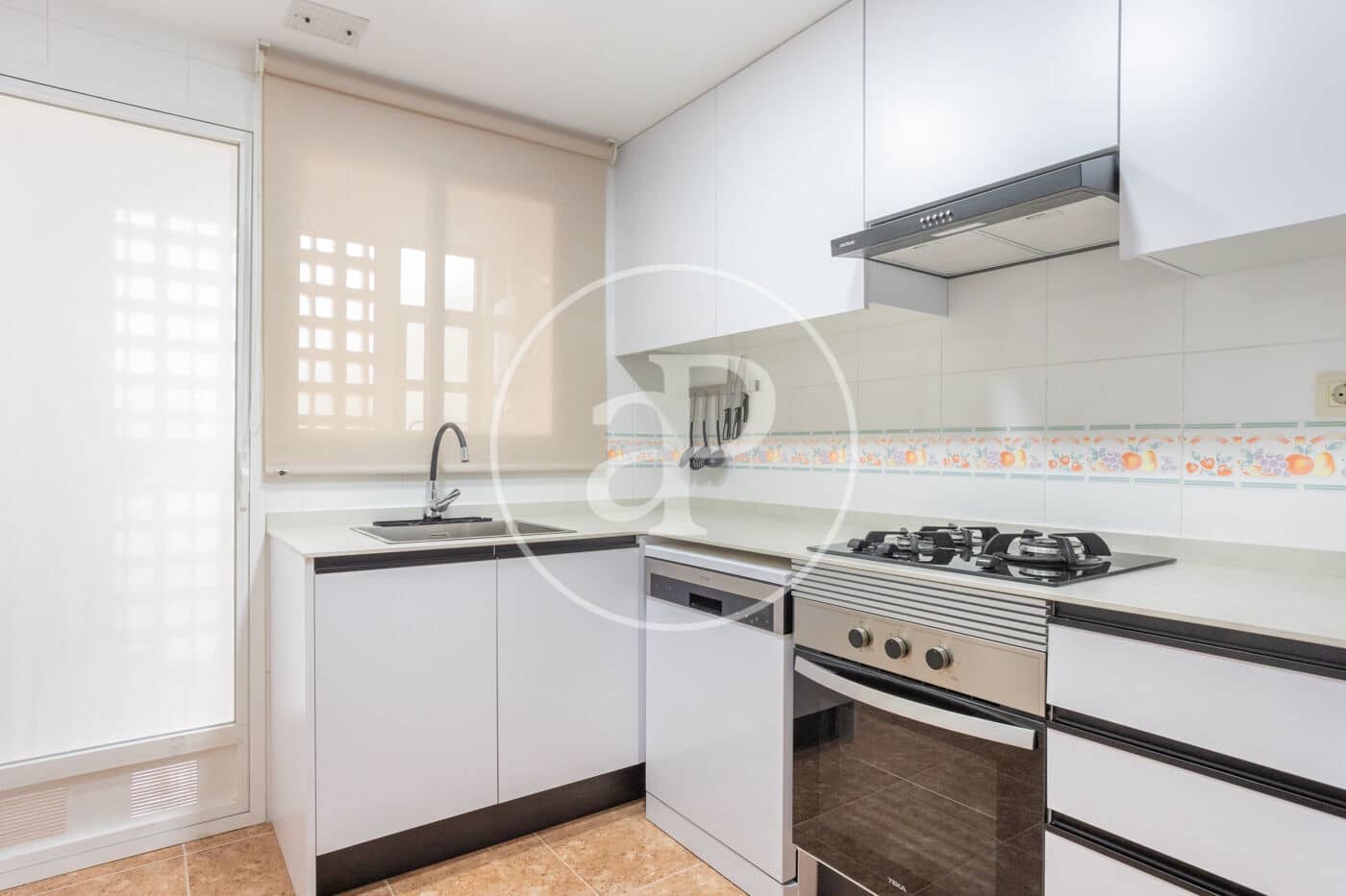 3 soveværelse Lejlighed til leje i Valencia by med swimmingpool - € 2.100 (Ref: 9755796)