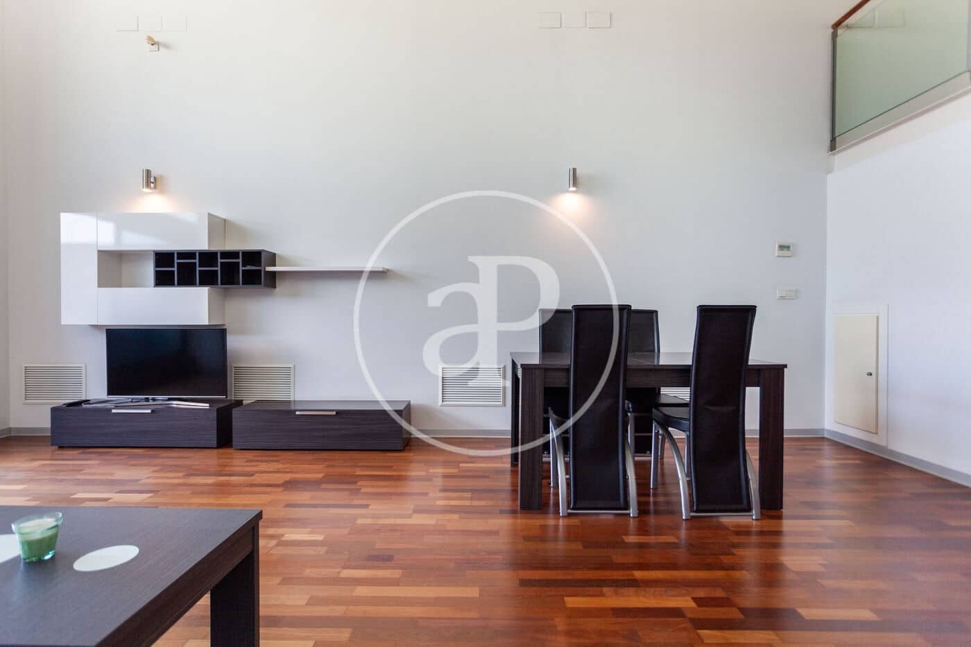 1 sovrum Lägenhet att hyra i Valencia stad med pool - 1 300 € (Ref: 9755797)