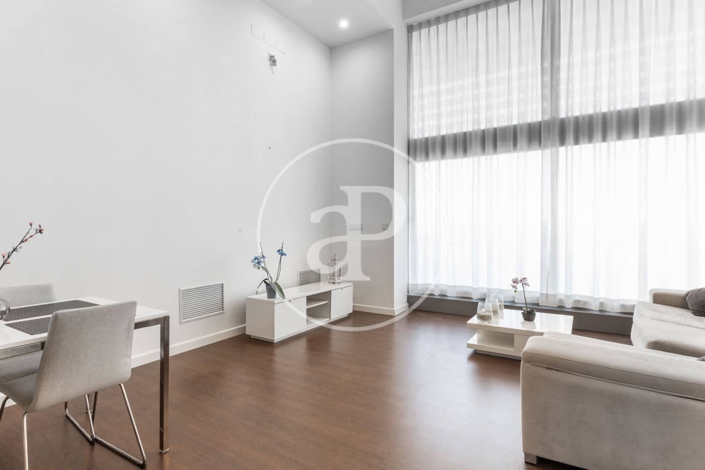 1 makuuhuone Huvila vuokrattavana paikassa Valencia kaupunki mukana uima-altaan - 1 200 € (Ref: 9755798)