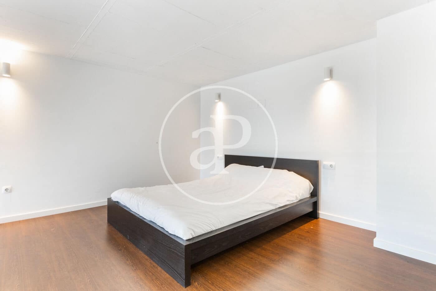 1 makuuhuone Huvila vuokrattavana paikassa Valencia kaupunki mukana uima-altaan - 1 200 € (Ref: 9755798)