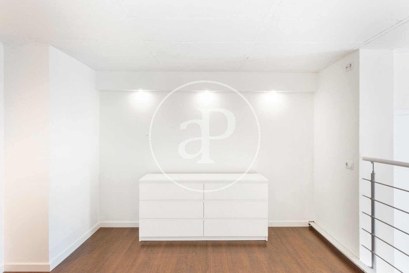 1 makuuhuone Huvila vuokrattavana paikassa Valencia kaupunki mukana uima-altaan - 1 200 € (Ref: 9755798)