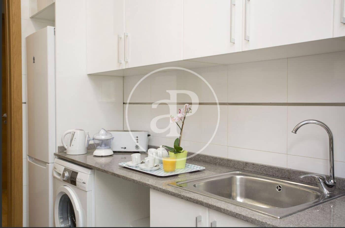 1 soveværelse Lejlighed til leje i Valencia by - € 1.250 (Ref: 9755799)