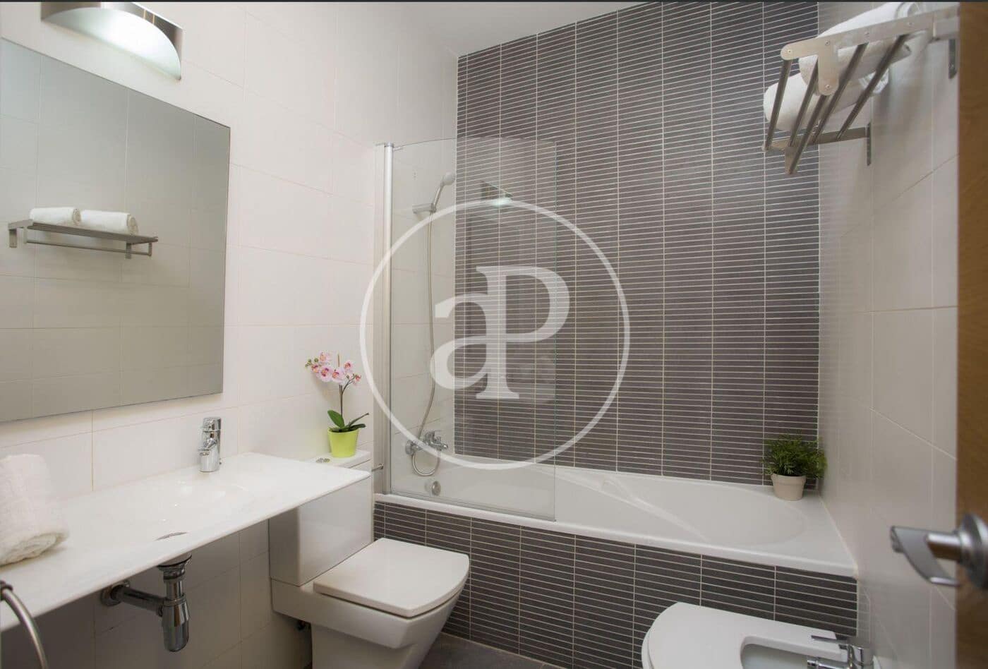 1 soveværelse Lejlighed til leje i Valencia by - € 1.250 (Ref: 9755799)