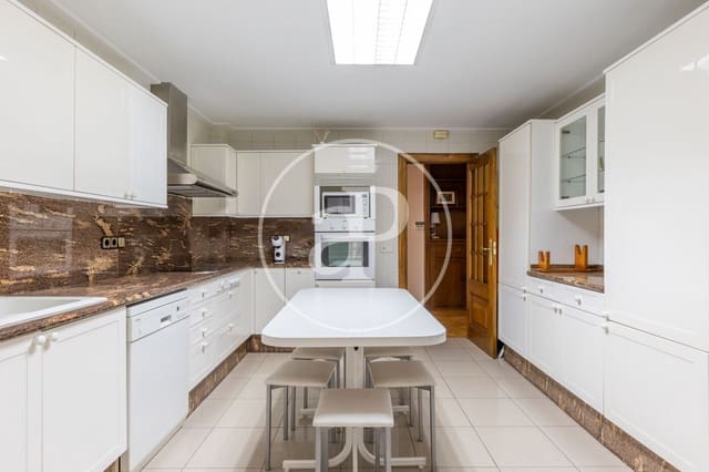 4 quarto Apartamento para arrendar em El Pla del Remei, Valência cidade - 2 500 € (Ref: 9758868)