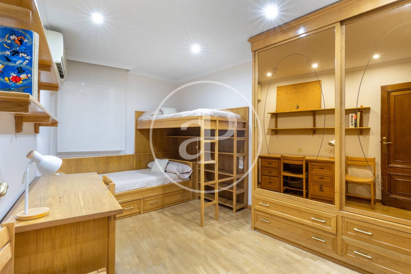 4 soveværelse Lejlighed til leje i Valencia by - € 2.500 (Ref: 9758868)