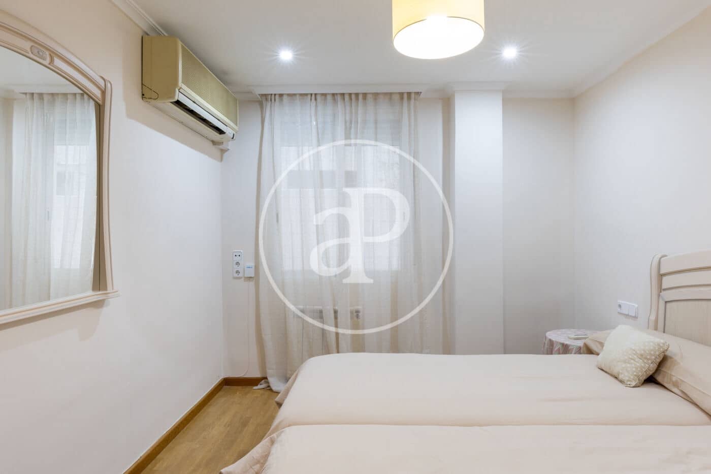 4 soveværelse Lejlighed til leje i Valencia by - € 2.500 (Ref: 9758868)