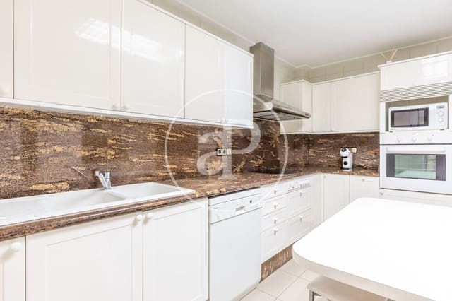 4 quarto Apartamento para arrendar em El Pla del Remei, Valência cidade - 2 500 € (Ref: 9758868)