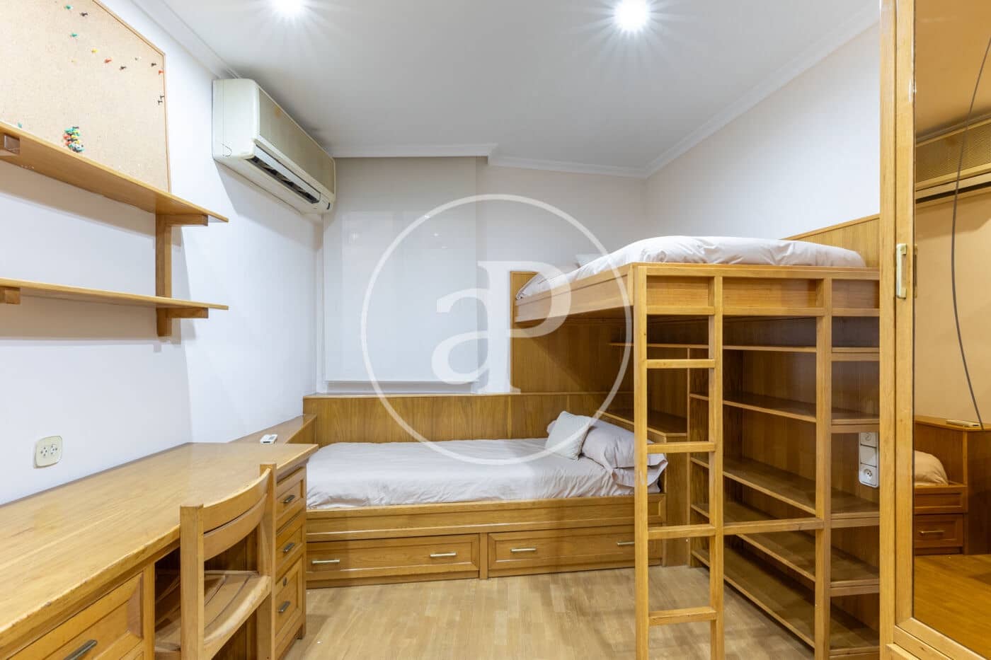 4 soveværelse Lejlighed til leje i Valencia by - € 2.500 (Ref: 9758868)