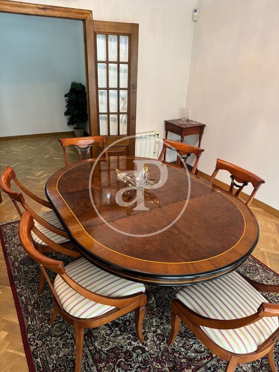 4 bedroom Apartment for rent in Valencia city - € 2,500 (Ref: 9758868)